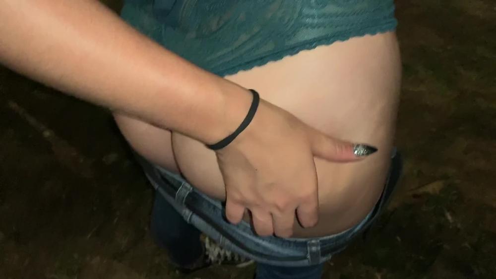 MADY ALMOST GETS CAUGHT MASTURBATING IN PUBLIC PARK