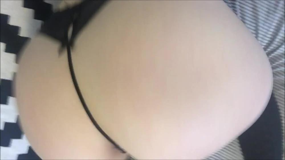 49 - Slow Motion Iphone Selfie Twerk