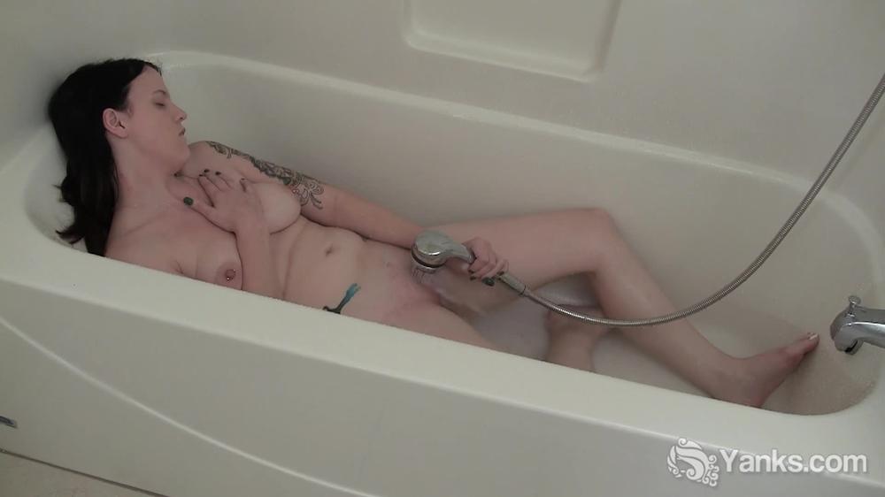Yanks - Frankie Fedora'S Lovely Shower Head