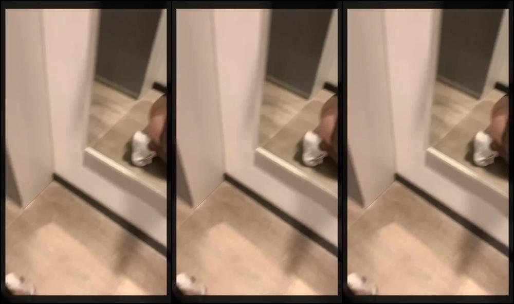 A Guy Fucks A Naughty Bitch In A Fitting Room - 1440P