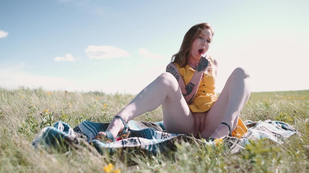 Jolenebrody Getting Off In A Flower Field