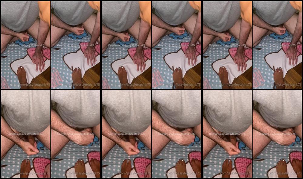 Jessyfeetparis75 22 07 2021 2170418991 Qui Veut Venir Faire Le Chien Mes Pieds Un Bon Toutou Qui L Che Et Crache Sur