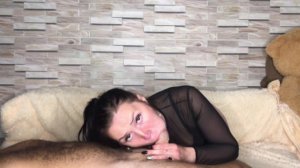 CUM IN THE MOUTH AND SHE DIDN'T EXPECT, HAS BEEN SUPPLIED WITH CUM