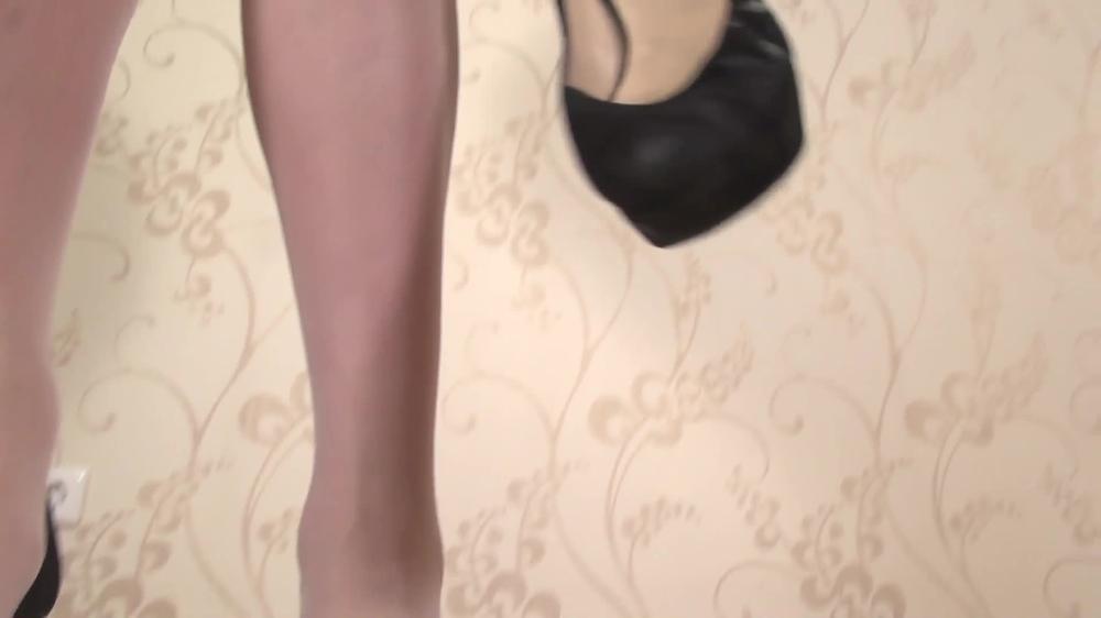 [Clips4Sale.Com] Linda - Позвольте Мне Просто Наступить На Тебя 02.02.2015