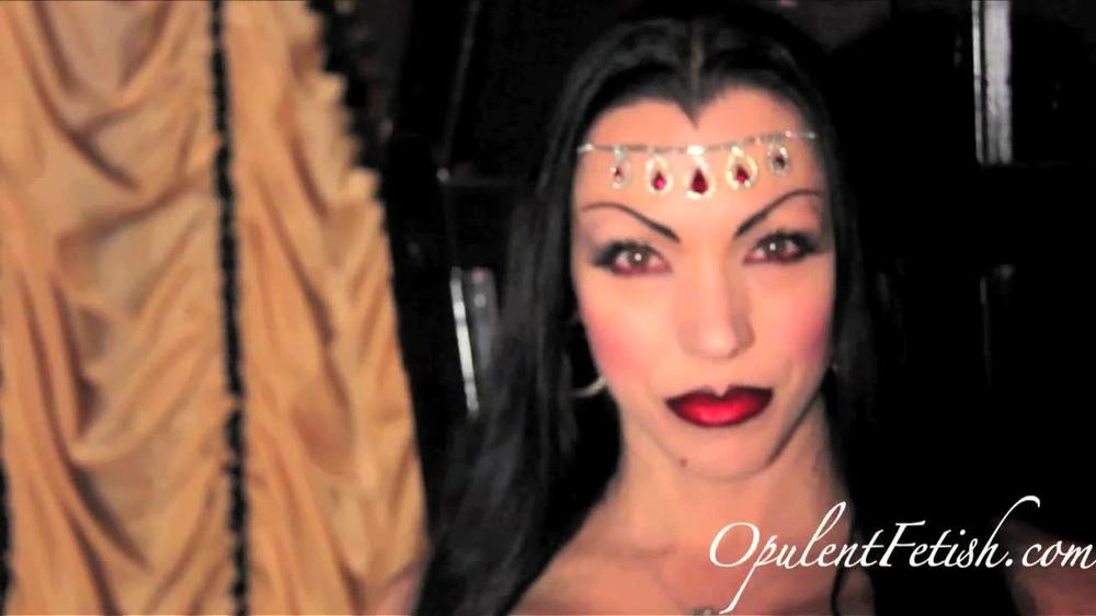 Chauvinistic Pig Vampire Glamoured Into Submissive Drone