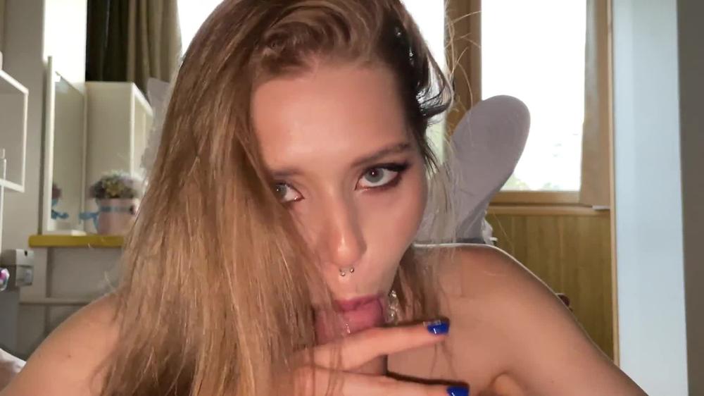 Summoned an escort girl for a hot blowjob