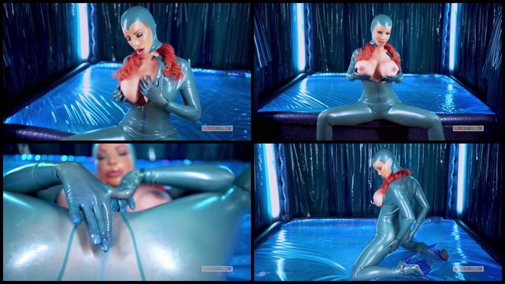 Bianca Beauchamp 2020 Sensual Surfin Heavy Rubber 1440
