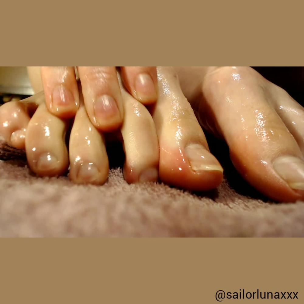 Rebeccavanguard - Extreme Close Up Oily Feet Worship