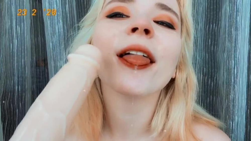 056 Sweetie Fox Sucking Dildo With Pleasure_Sweetie_Fox_720P