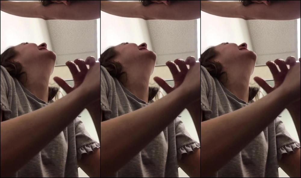 #12 Quick Changing Room Head (And Swallow!)