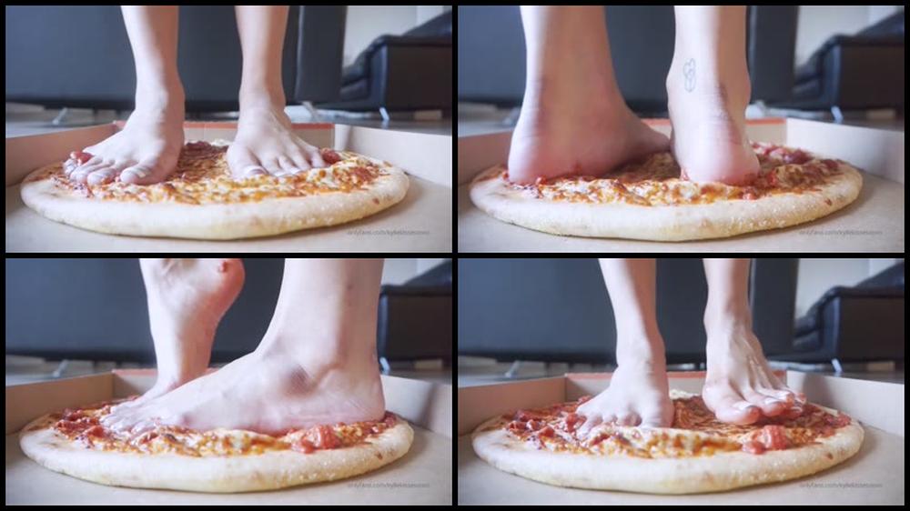Kylielebeau 09 03 2019 24480116 For All You Food Crushing Lovers Here X27 S The Very First Food Item I Ever Crushed Pizza