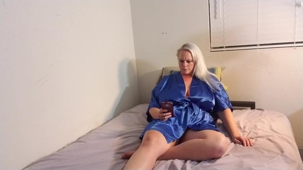 Cameron Skye Solo Bathrobe Ignore Fetish