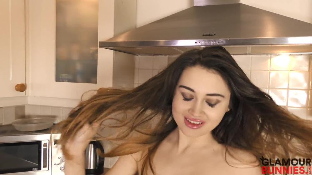 [Glamour Bunnies] Sexy Gabriella Shaking Her Booty