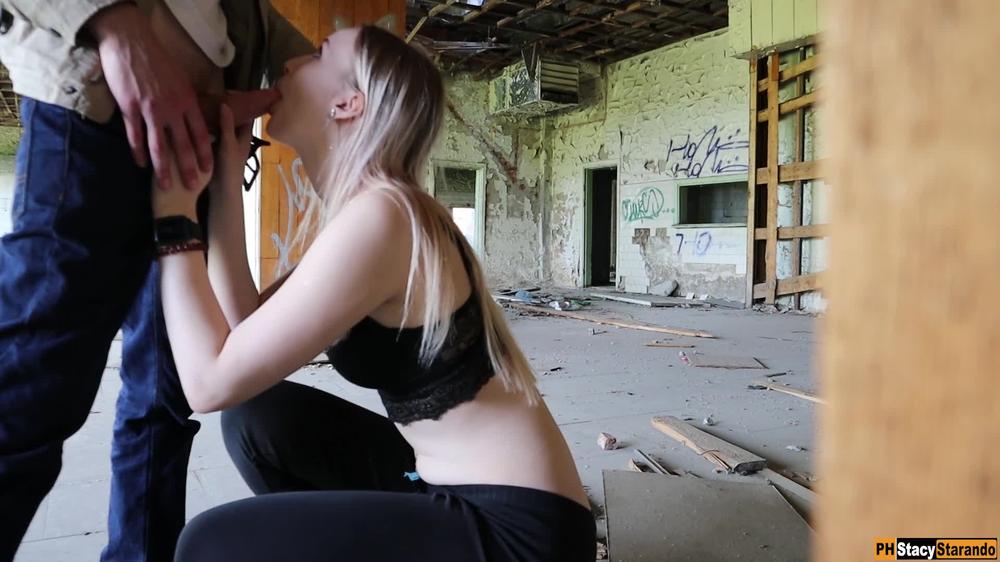 Beautiful Sex With A Beautiful girl In An Abandoned Building