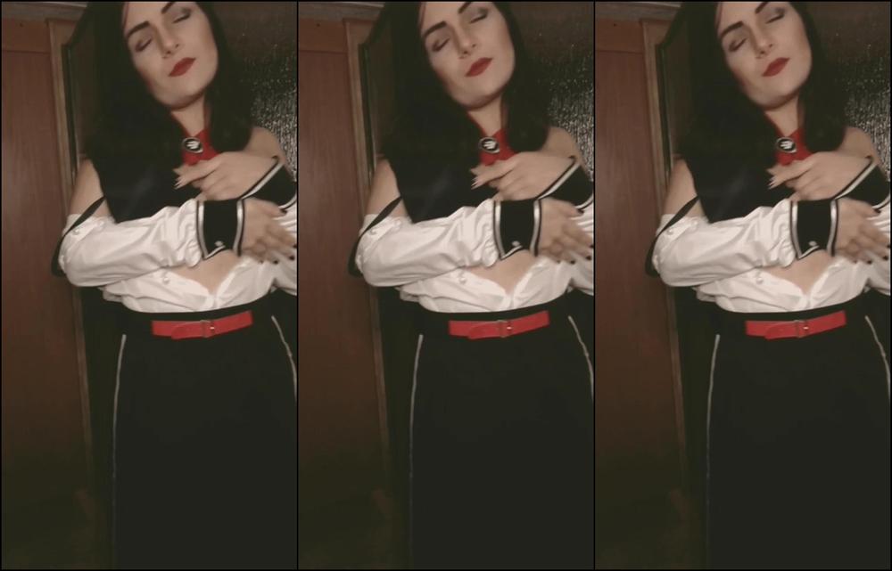 Mandi Moonsugar Elizabeth Cumstock Striptease