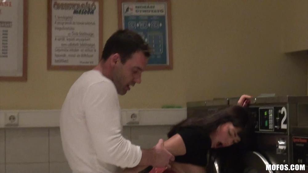 Mofosbsides - 2018.11.26 Ava Dalush Fucking For A Bunch Of Strangers 1080P
