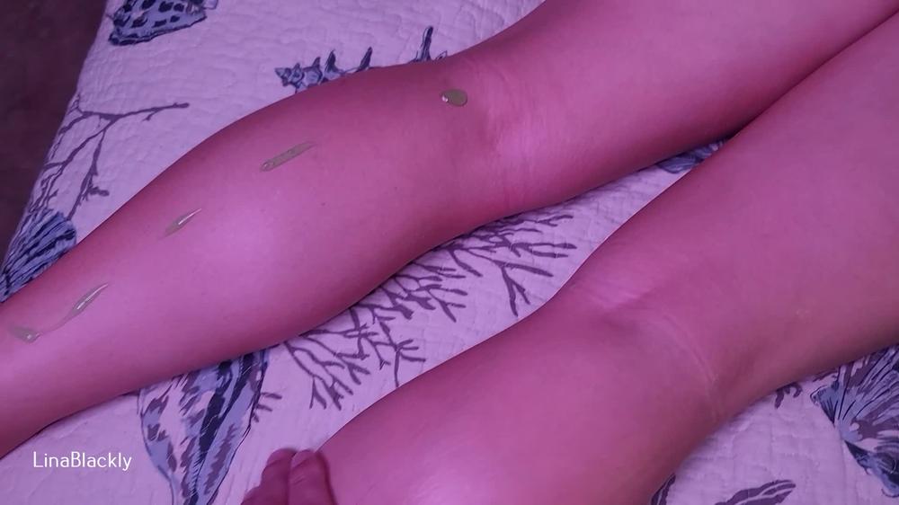 Linablackly_Sister-Gets-Sunburn---Gets-Creampie