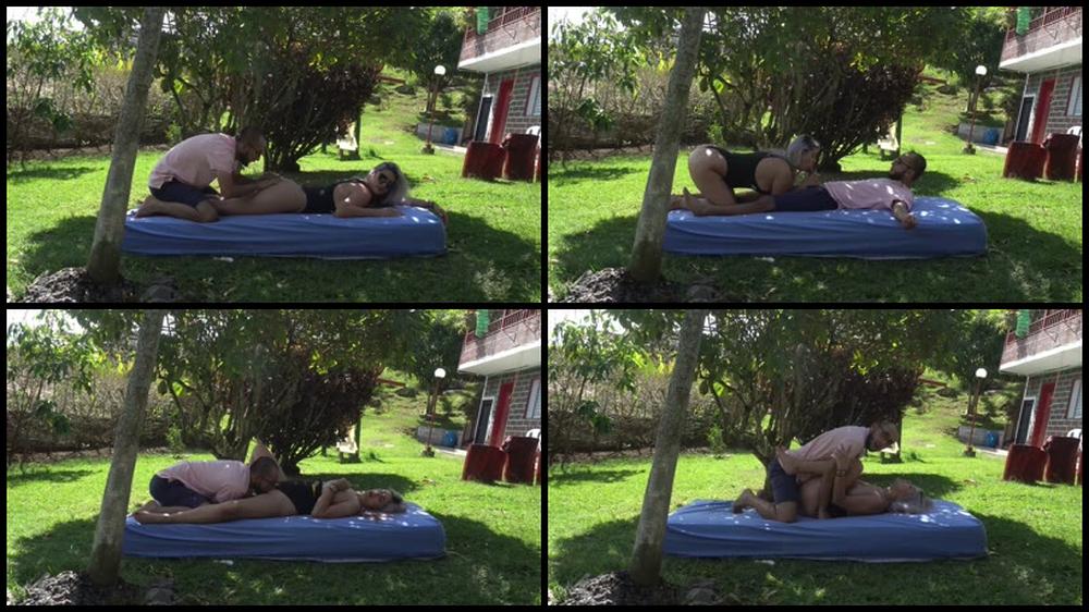 Ashleygrey In The Farm With The Family Manyvids