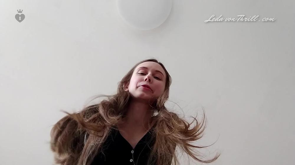 Leda_Von_Thrill_Loser_Stomping