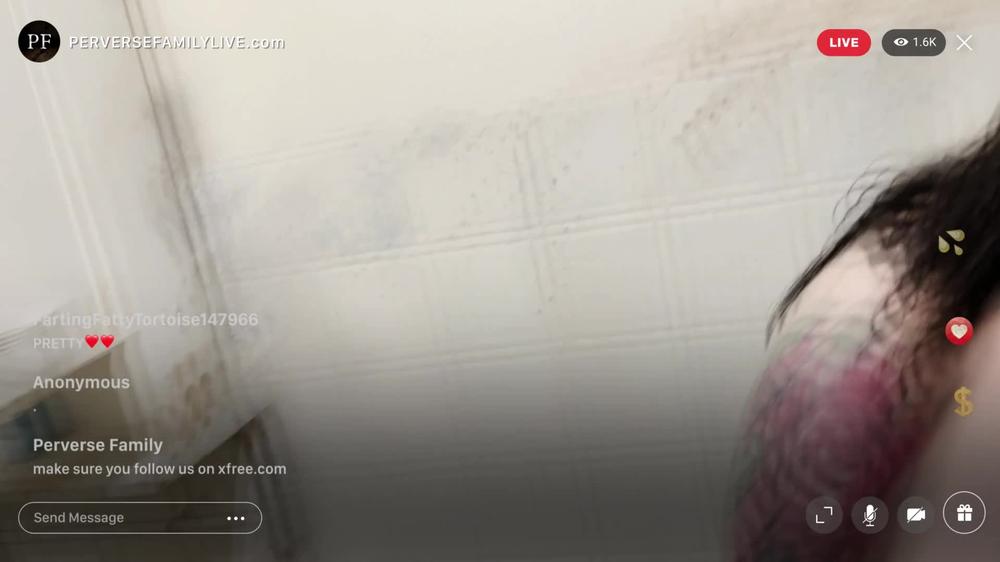 Perversefamilylive_028_Pissing-Shower-For-Anna-1920X1080