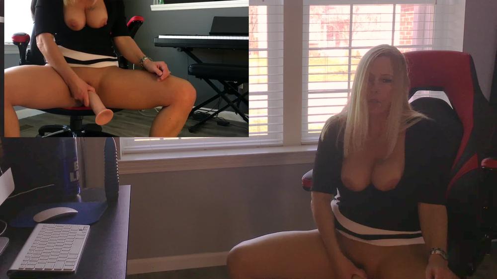 Dirty Talking Blonde MILF, Toys Pussy & Squirts!