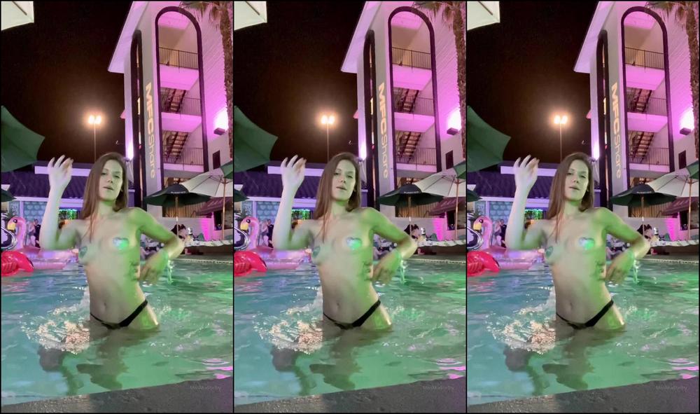 Missmiashelby 2019 12136848 Shaking Booty The Pool