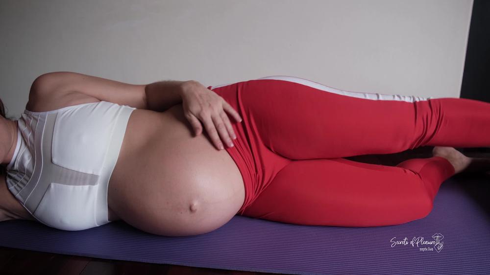 Molly Sweet 35 Weeks Pregnant Yoga Exercises