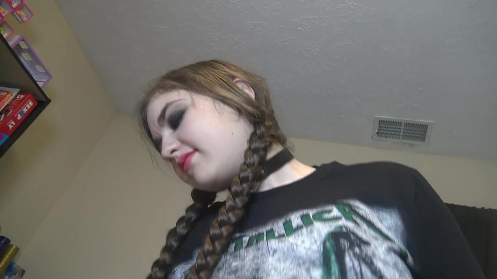 Good Girl Sucking Him And Taking Condom Off For Creampie