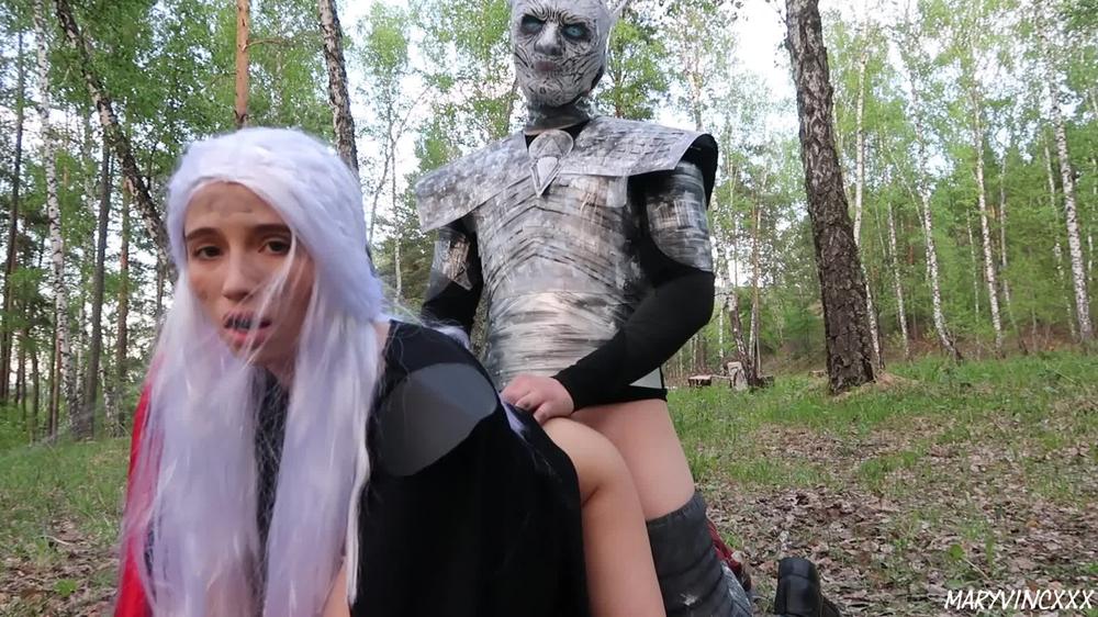 Game of Thrones cosplay: Daenerys & Arya loves big dick of the Night King