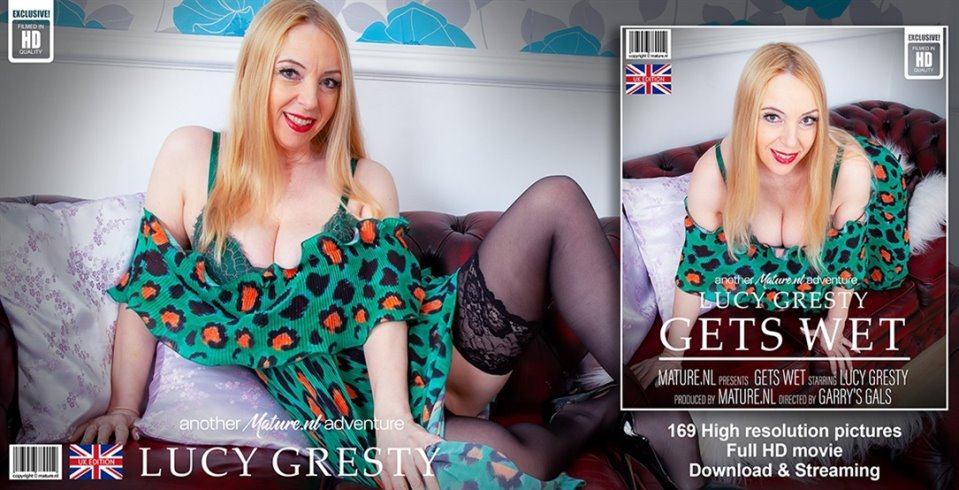 Lucy Gresty Masturbating Big Breasted Milf Lucy Gresty Gets Wet