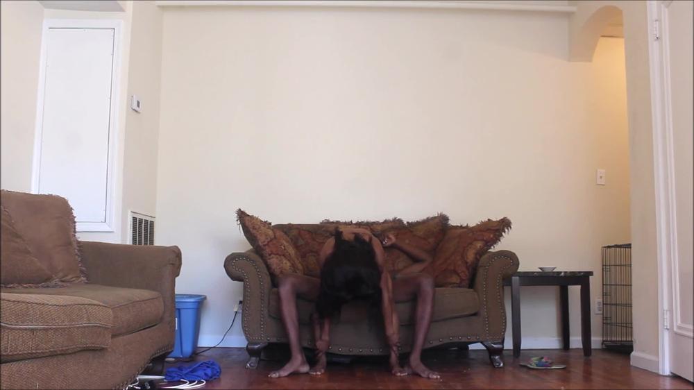 FIT EBONY REVERSE COWGIRL BOUNCING ON BBC THEN GETS POUNDED FROM THE BACK