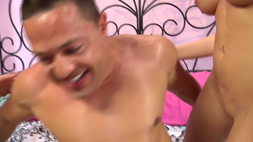 Nikki Rhodes - He'S Peeping My Pussy 720P