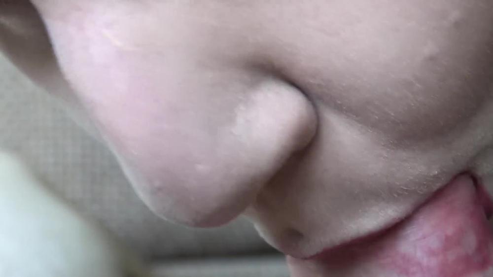 Close-up Blowjob and Sperm in Mouth
