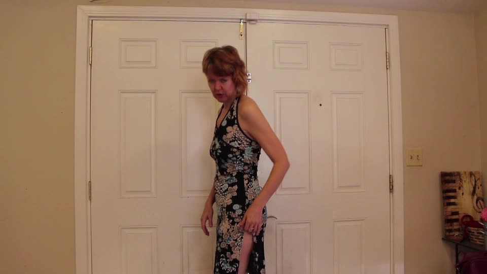 Porn Cougar Strips