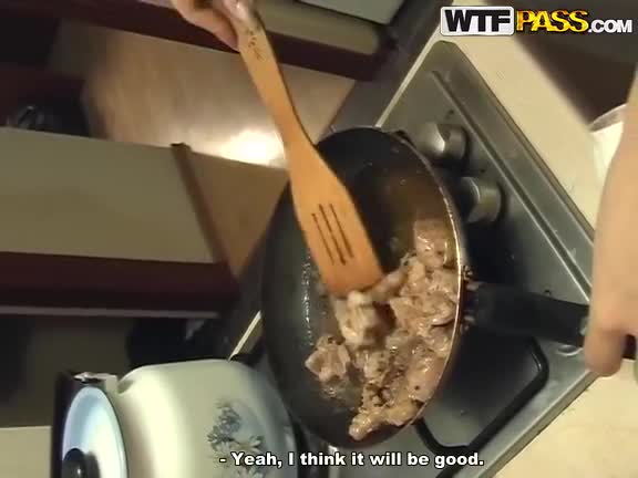375_My Naughty Gf Cooking And Fucking_4267_Sd
