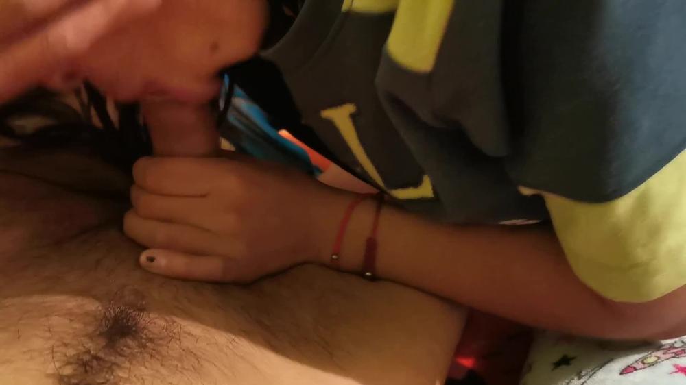 a LA ESPOSA de mi AMIGO le encanta MAMAR MI VERGA
