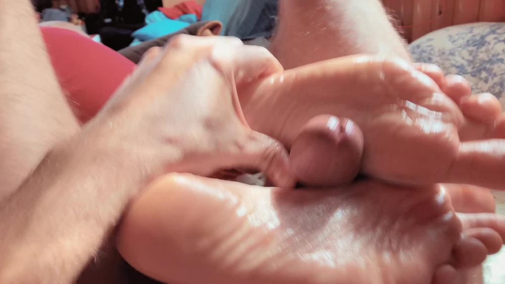 Perfect Teen Feet Solejob Massive Cum | Footjob Soles Long Toes Worship