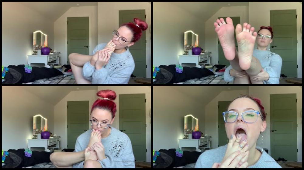Apantyhoseobsessions 23 11 2019 91584015 Happy Saturday Enjoy This New Barefoot Worship Tease Vid Shows A Nice View Of My Legs An