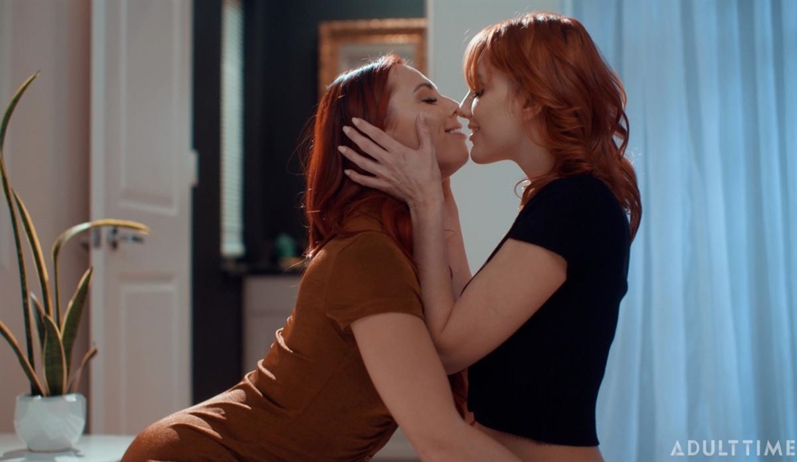 Kenna James, Aidra Fox (What Are Friends For / 197301)
