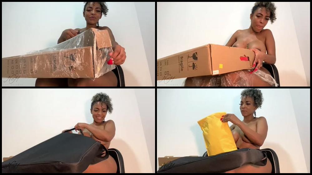 Niaharris   Unboxing My New Ring Light   Manyvids