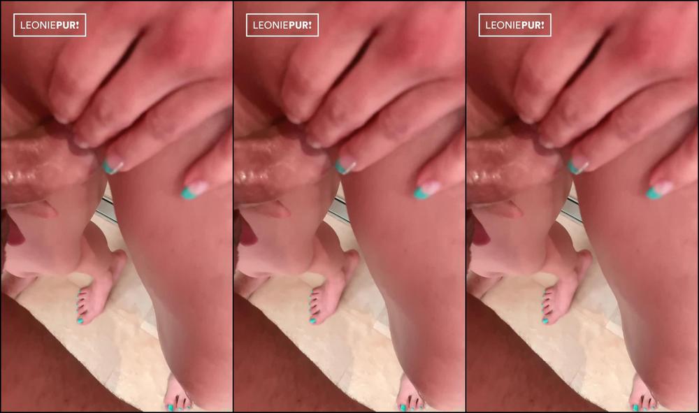 Leonie-Pur - Privates Handyvideo! Unglaublich Heiß - Guten Morgen Sex In Der Dusche 01.10.19_2160P