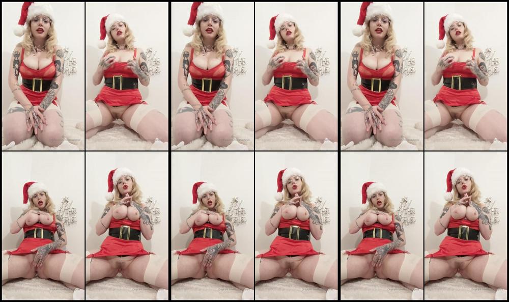 Missmarilynxx 18 12 2019 107150051 What X27 S Christmas Without A Little Cringe
