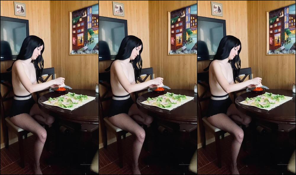 Skylermoore 2021 2002734196 Nude Cooking Video For Fans When Was Filming