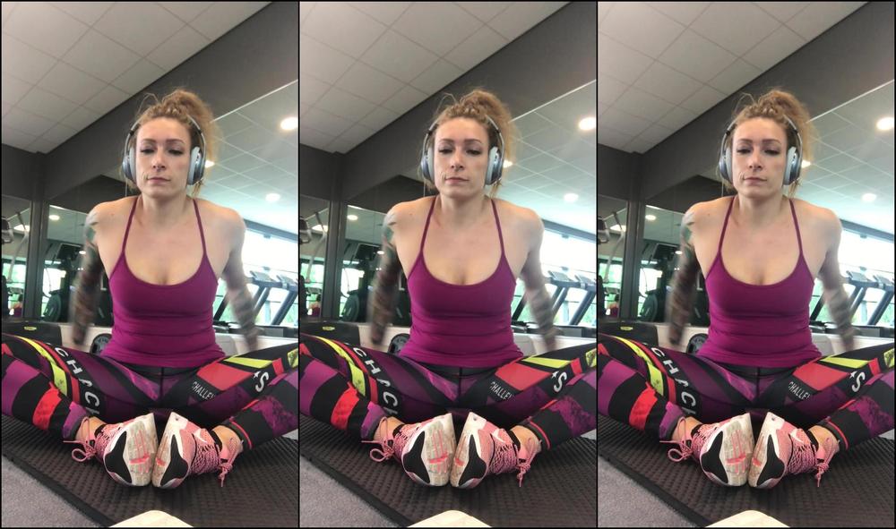 Ava Austen 2017 2157475 Stretching The Gym