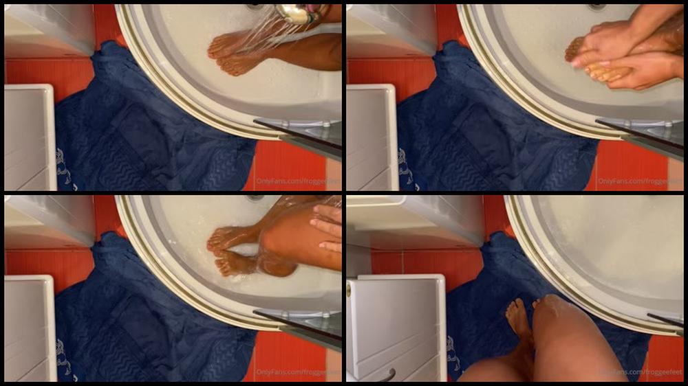 Froggeefeetvip 24 11 2020 1321699402 Just Washing My Gorgeous Feet Oh And Lubricate Them With Lotion To Stay Soft Like They