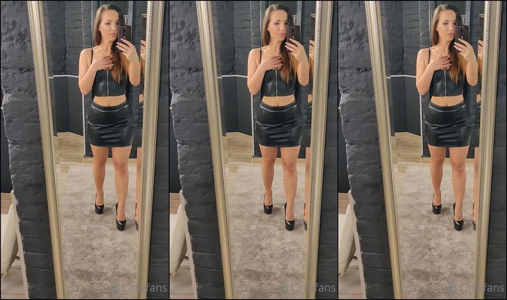 2020.06.28 Just_Black_Leather_A_Lot_Of_Oil_Beautiful_Location_And_A_Pro 1