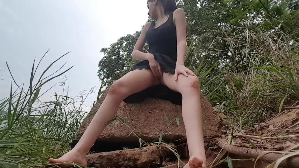 masturbation on the river