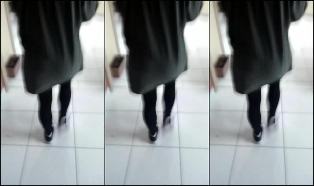 Bragas Vibrantes, Torturando a su novia en público mientras juegan billares