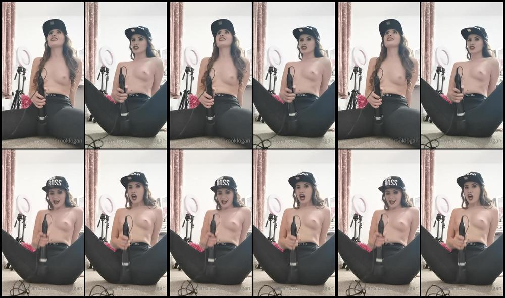 Brooklogan 07 01 2021 2003188982 Wand Play In My Leggings I Love Making Them Wet And Juicy Hehe