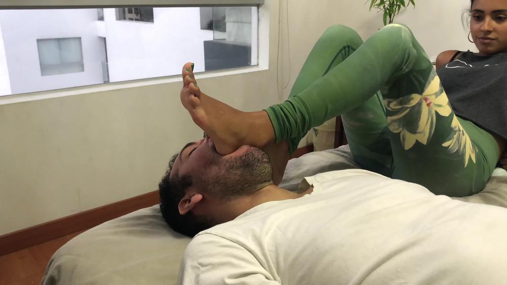 ENOLA FOOT GAGGING USING THE HEEL AND TONGUE 